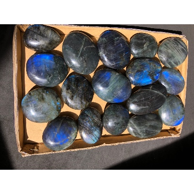 LABRADORITE GALET Lot de 17 pièces