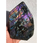 LABRADORITE ARC-EN-CIEL FORME LIBRE ENTIÈREMENT POLIE 1380 gr