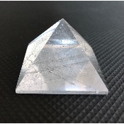 QUARTZ CRISTAL PYRAMIDE 47 gr