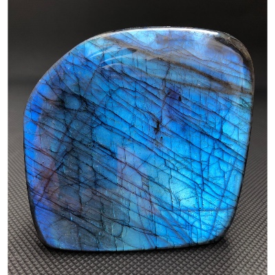 LABRADORITE AAA BLEUE  FORME LIBRE ENTIÈREMENT POLIE 1220 gr