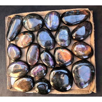 LABRADORITE Multicolore-violet GALET Carton de 19 pièces