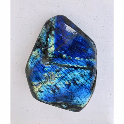 LABRADORITE BLEUE  FORME LIBRE ENTIÈREMENT POLIE 3000 gr