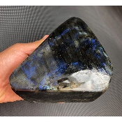 LABRADORITE MULTICOLORE  FORME LIBRE ENTIÈREMENT POLIE 2080 gr