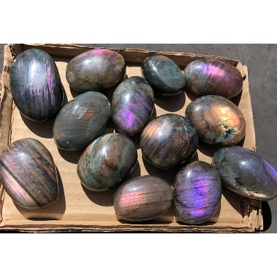 LABRADORITE multicolore-violet GALET Lot de 13 pièces