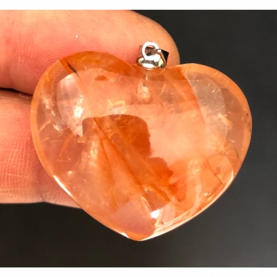 QUARTZ HÉMATOÏDE ROUGE COEUR PENDENTIF