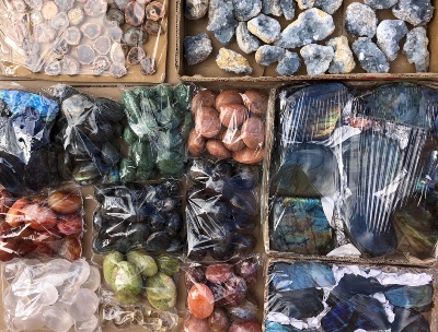 VENTES EN GROS pour les pros : Labradorite, Minéraux, Fossiles