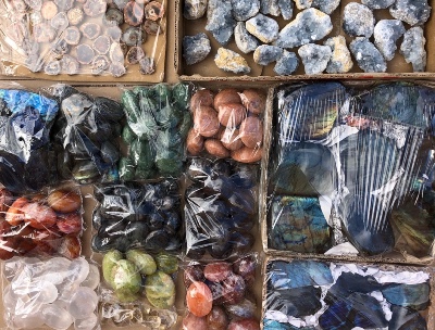 VENTES EN GROS pour les pros : Labradorite, Minraux, Fossiles