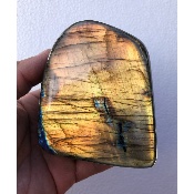 LABRADORITE DORÉE  FORME LIBRE ENTIÈREMENT POLIE 665 gr