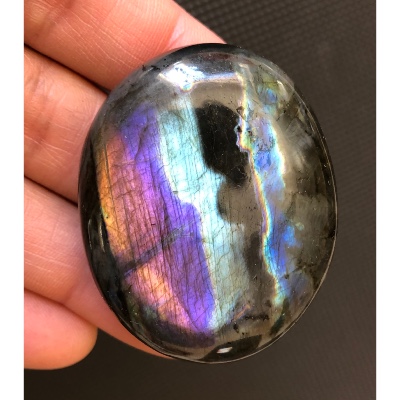 LABRADORITE GALET ARC-EN-CIEL 61 gr