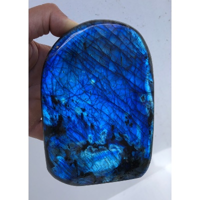 LABRADORITE BLEUE  FORME LIBRE ENTIÈREMENT POLIE 1170 g