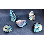 LABRADORITE  MULTICOLORE UNE FACE POLIE 525 gr