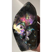 LABRADORITE VIOLETTE-MULTICOLORE  FORME LIBRE ENTIÈREMENT POLIE 1070 gr