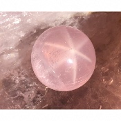 QUARTZ ROSE BOULE étoilée 90,8 gr