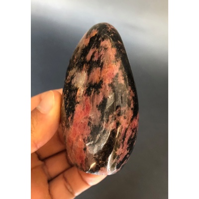 RHODONITE FORME LIBRE 280 gr