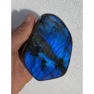 LABRADORITE aa BLEUE FORME LIBRE ENTIÈREMENT POLIE 490 gr