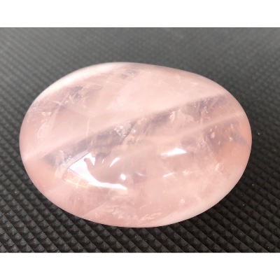 QUARTZ ROSE GALET 144 gr