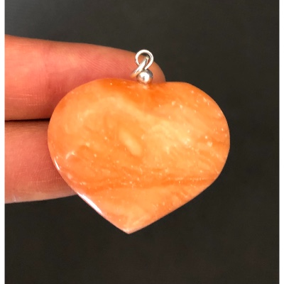 CALCITE ORANGE COEUR PENDENTIF 22,5 gr