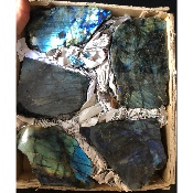 LABRADORITE UNE FACE POLIE Carton de 1,84 Kg