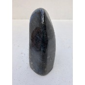 LABRADORITE BLEUE  FORME LIBRE ENTIÈREMENT POLIE 590 gr