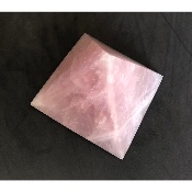 QUARTZ ROSE PYRAMIDE 1510 gr