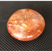 QUARTZ HÉMATOÏDE ROUGE  GALET 94 gr