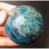 APATITE BLEUE BOULE 327 gr