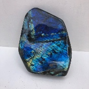 LABRADORITE BLEUE  FORME LIBRE ENTIÈREMENT POLIE 3000 gr