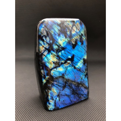 LABRADORITE BLEUE  FORME LIBRE ENTIÈREMENT POLIE 1860 gr