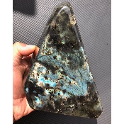 LABRADORITE MULTICOLORE  FORME LIBRE ENTIÈREMENT POLIE 2080 gr