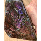 LABRADORITE VIOLETTE  FORME LIBRE ENTIÈREMENT POLIE 2180 gr