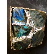 LABRADORITE UNE FACE POLIE Carton de 3,42 kg