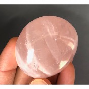 QUARTZ ROSE GALET 144 gr