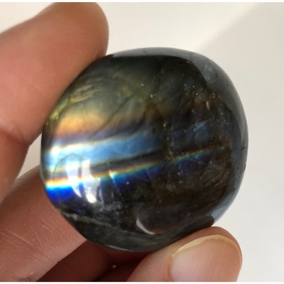 LABRADORITE GALET MULTICOLORE 41 gr