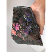 LABRADORITE VIOLETTE  FORME LIBRE ENTIÈREMENT POLIE 2180 gr