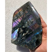 LABRADORITE ARC-EN-CIEL FORME LIBRE ENTIÈREMENT POLIE 1380 gr