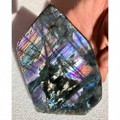 LABRADORITE ARC-EN-CIEL FORME LIBRE ENTIÈREMENT POLIE 1380 gr