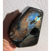 LABRADORITE MULTICOLORE  FORME LIBRE ENTIÈREMENT POLIE 1070gr