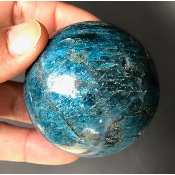 APATITE BLEUE BOULE 327 gr