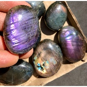 LABRADORITE multicolore-violet GALET Lot de 13 pièces