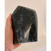 LABRADORITE VIOLETTE  FORME LIBRE ENTIÈREMENT POLIE 1840g