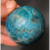 APATITE BLEUE BOULE 327 gr