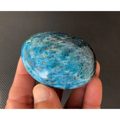 APATITE BLEUE GALET 171 gr