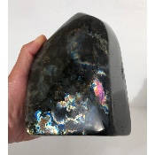 LABRADORITE VIOLETTE-MULTICOLORE  FORME LIBRE ENTIÈREMENT POLIE 2190 gr