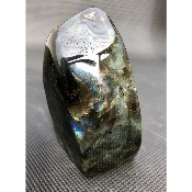 LABRADORITE MULTICOLORE  FORME LIBRE ENTIÈREMENT POLIE 760 gr