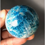 APATITE BLEUE BOULE 282 gr