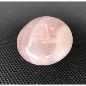 QUARTZ ROSE GALET 144 gr